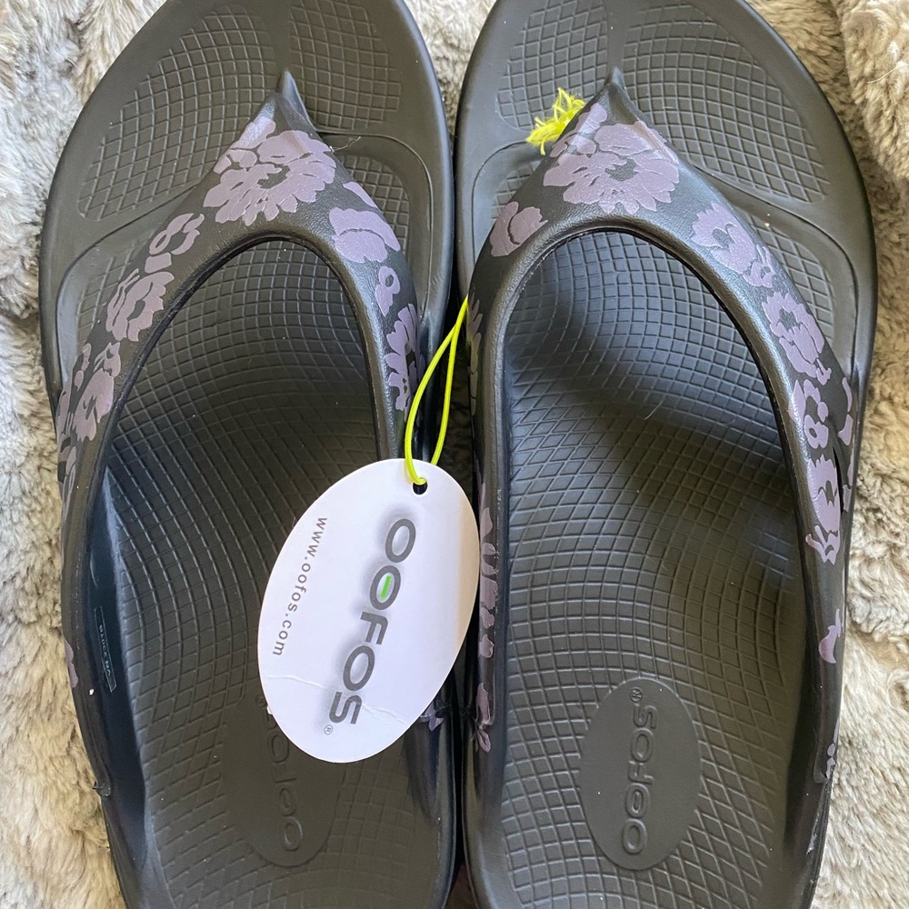 OOFOS Black and Purple Sandals with Soft Straps